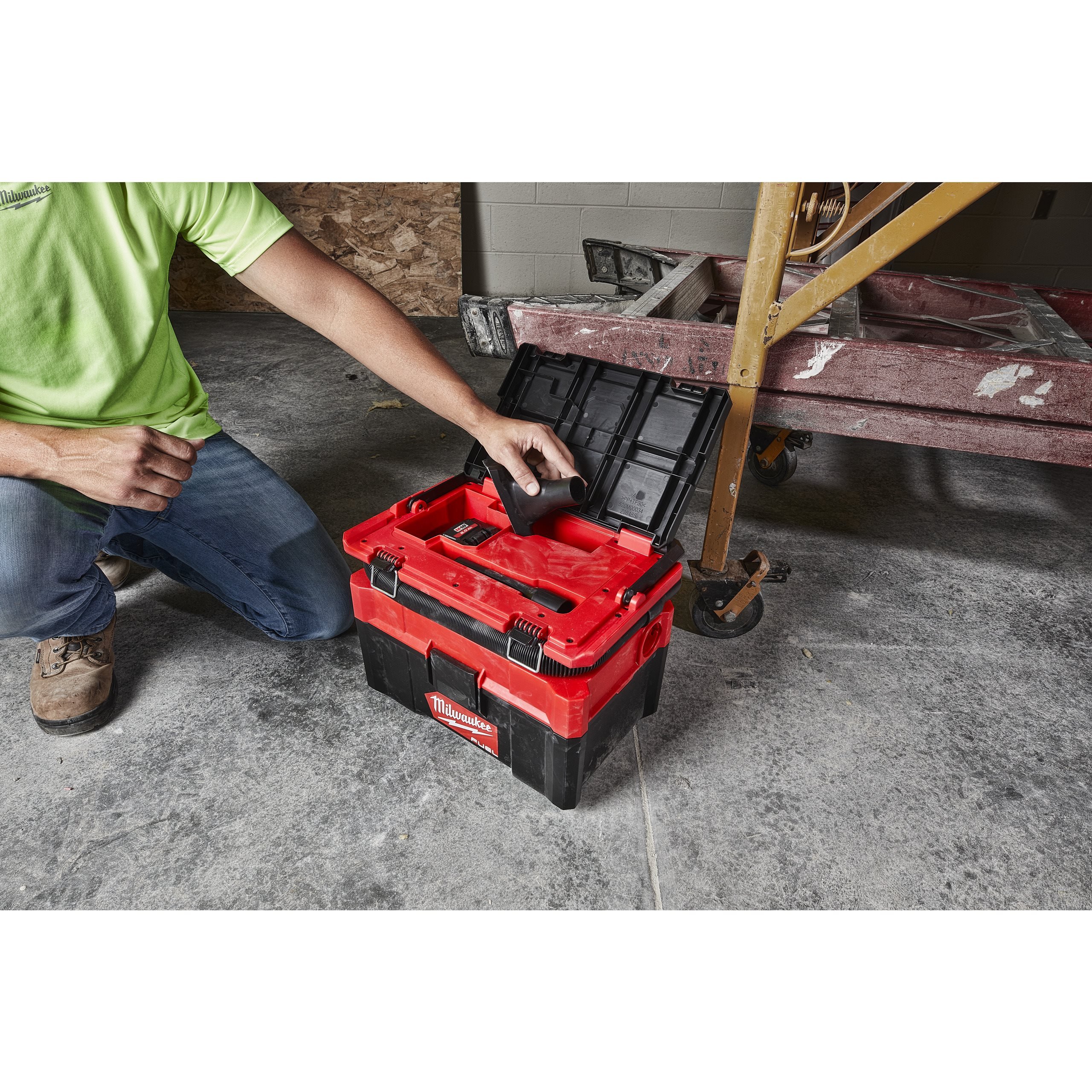 Milwaukee M18 FPOVCL-0 - Aspirador de sólidos e líquidos M18 FUEL PACKOUT - 4933478187