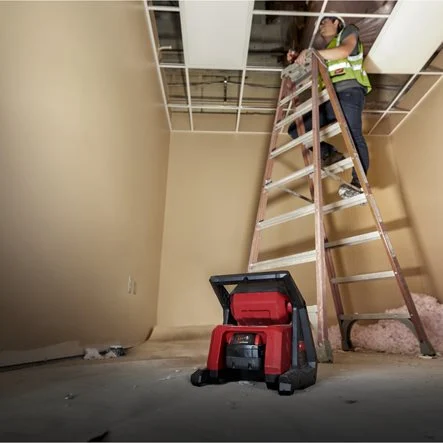 Milwaukee M18 HOAL - Luz de área de alta performance LED M18 TrueView