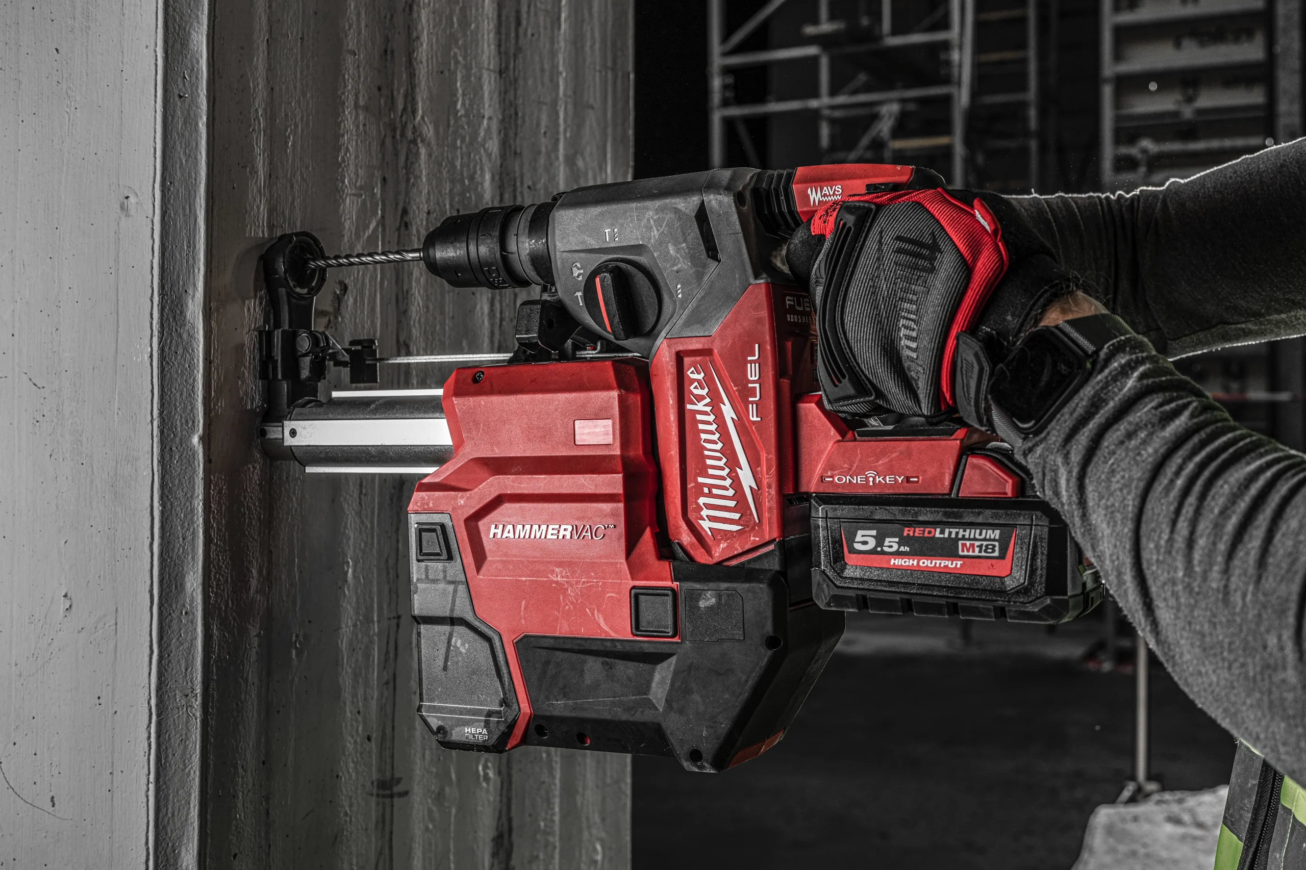 Milwaukee M18 ONEFHXDEL-552C - Martelo combinado SDS-Plus M18 FUEL Fixtec One-Key 26 mm com extrator de poeiras - 4933478506
