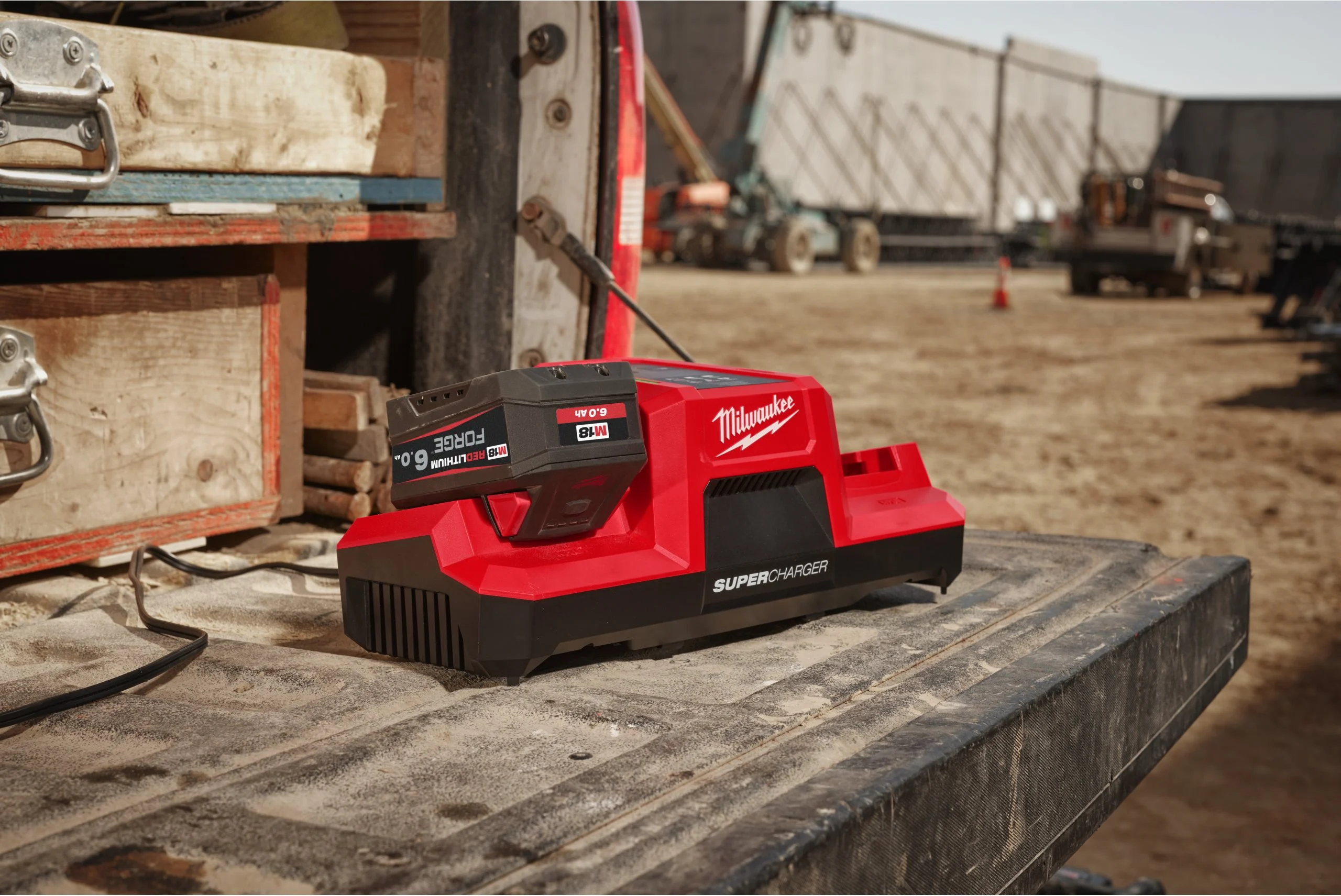 Milwaukee M18 ForgeNRG-602 - Kit 2 baterias M18 FORGE 6.0Ah + carregador - 4933498549
