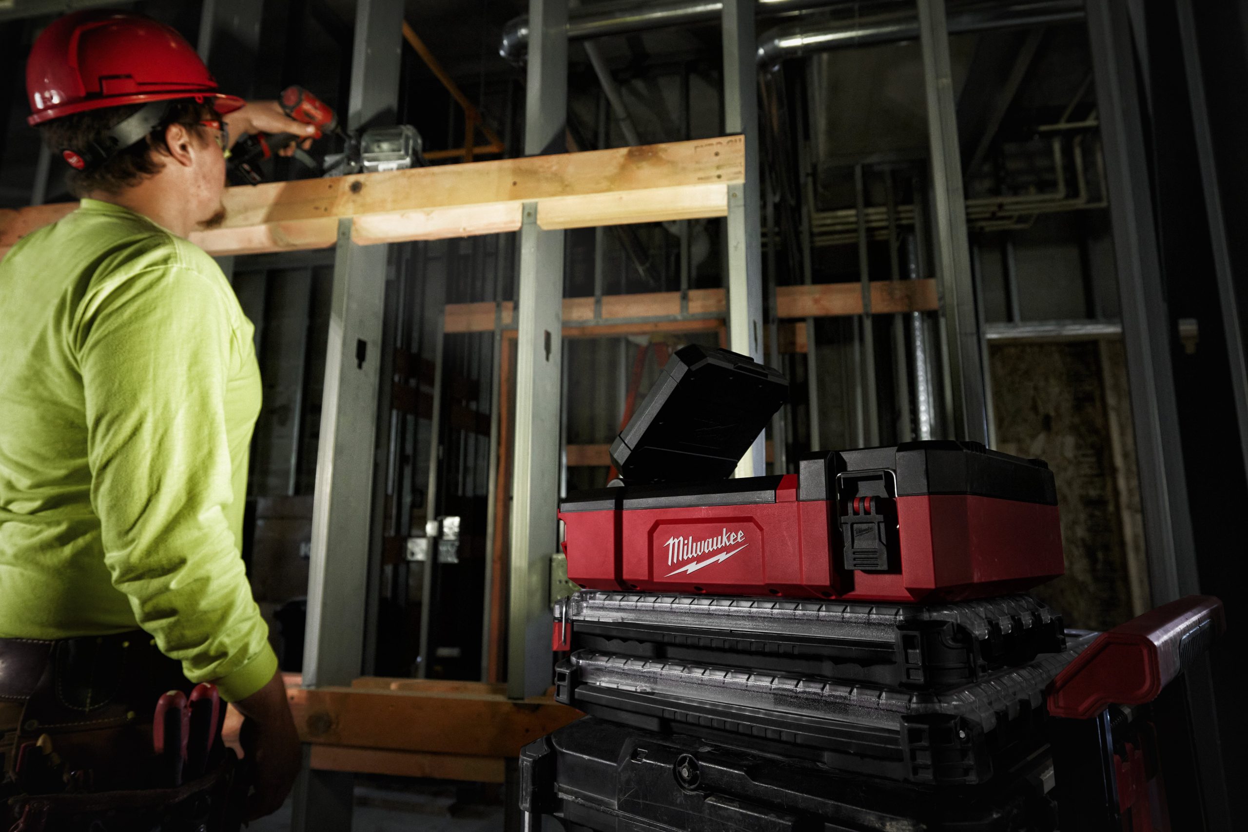 Milwaukee M12 POAL-0 - Luz de área LED M12 TRUEVIEW PACKOUT - 4933480473