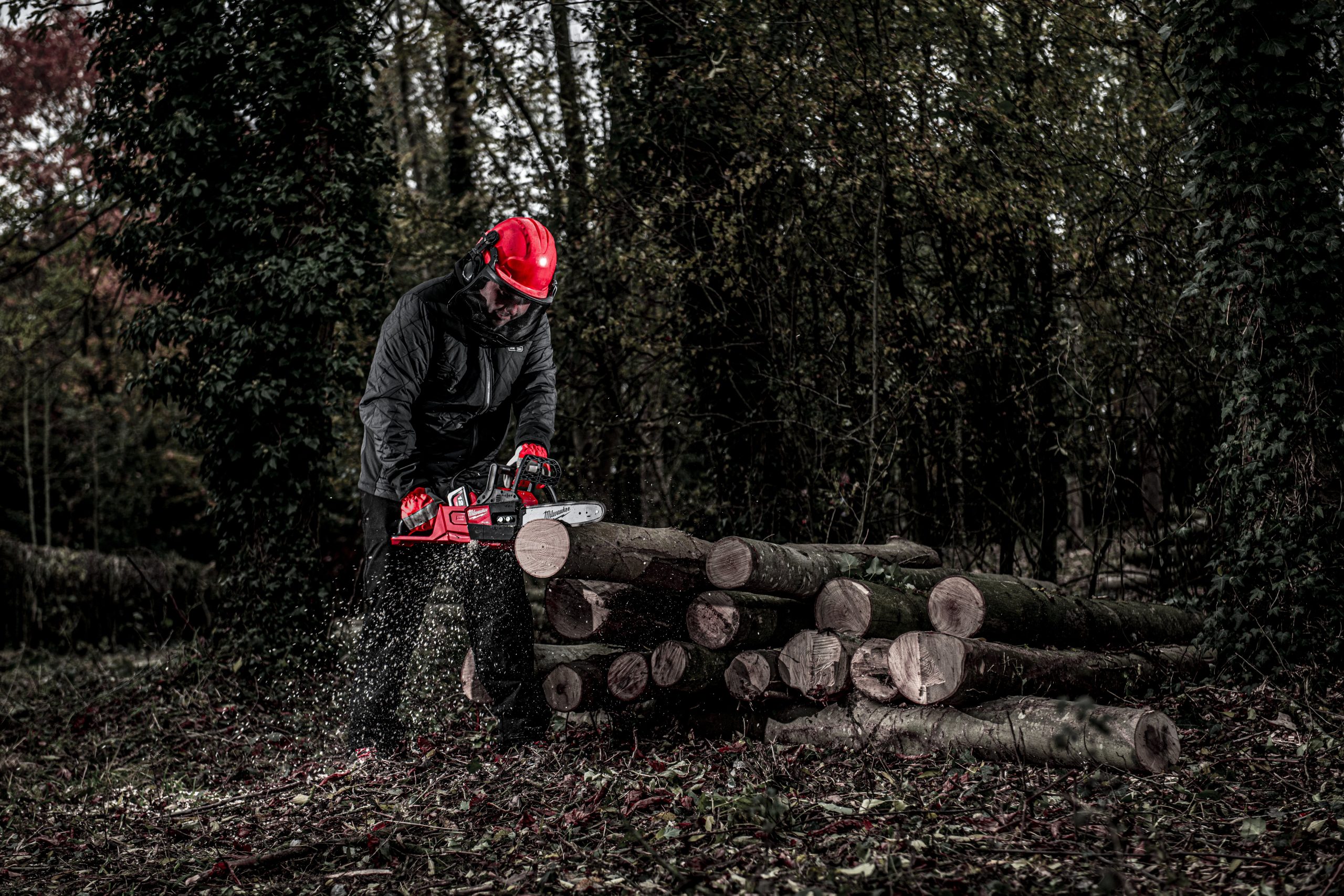 Milwaukee M18 FCHSC - Motosserra M18 FUEL com barra de 30 cm
