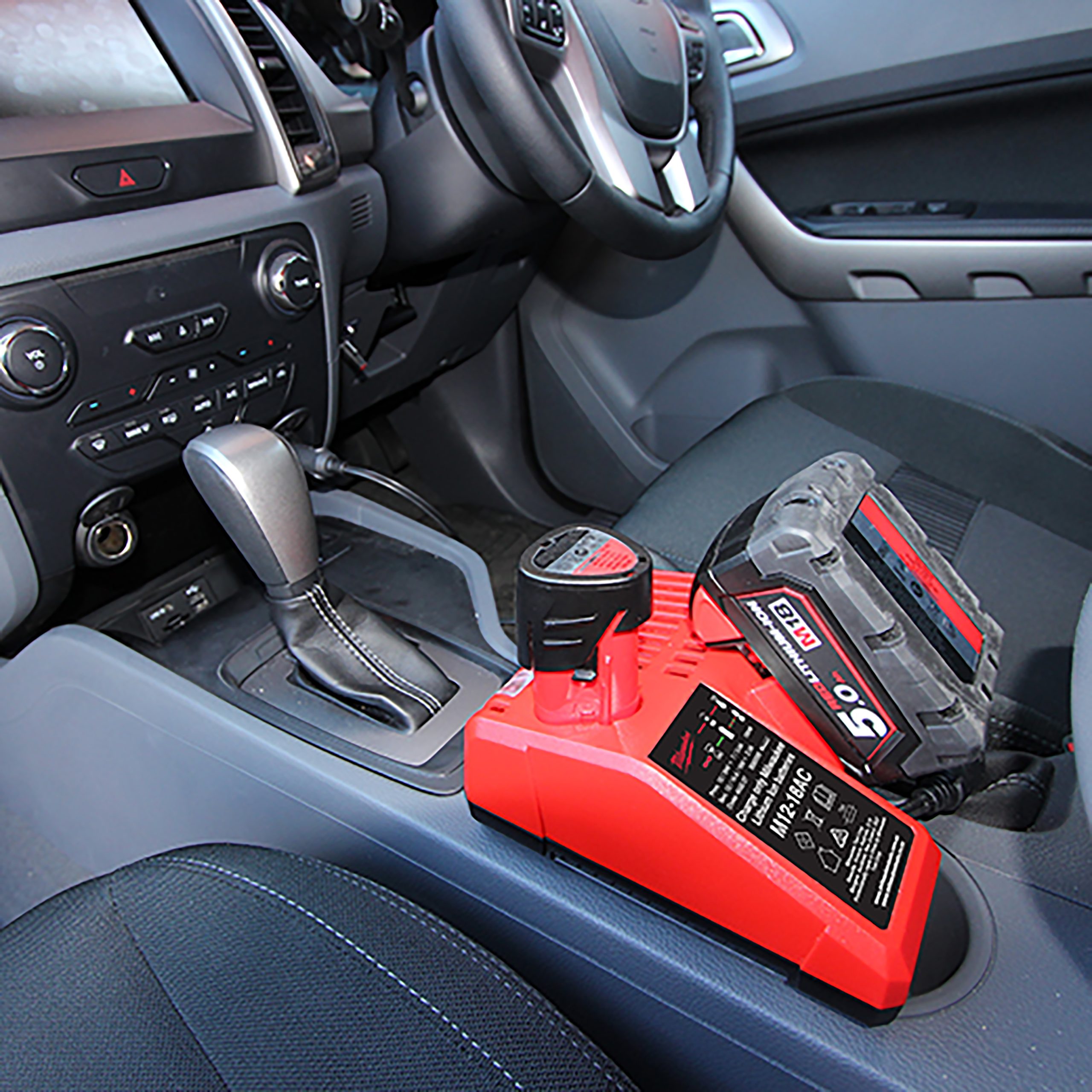 Milwaukee M12-18 AC - Carregador multi-voltagem M12/M18 - 4932459205