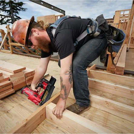 Milwaukee M18 FFN21-0C - Pistola de pregos de estrutura 21° M18 FUEL - 4933478993