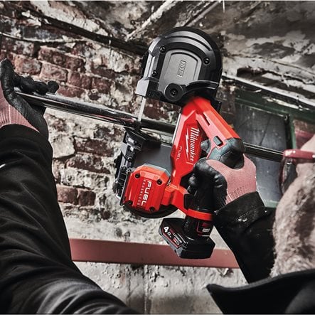 Milwaukee M12 FBS64 - Serra de fita subcompacta M12 FUEL 64 mm