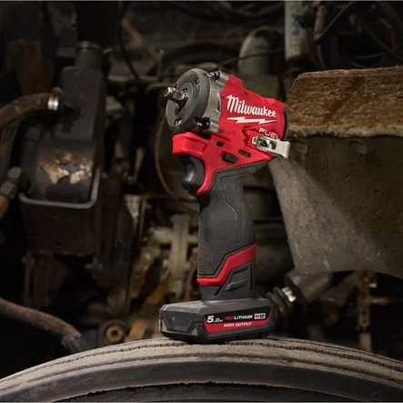 Milwaukee M12 FCIWF12G3 - Chave de impacto subcompacta M12 FUEL ½″ com anel