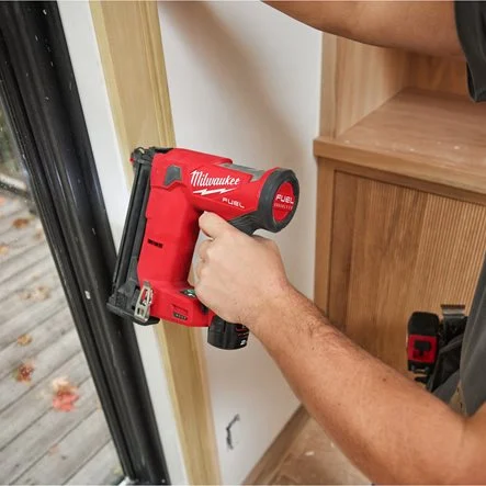 Milwaukee M12 FCN18GS - Pistola de pregos subcompacta M12 FUEL 18GS