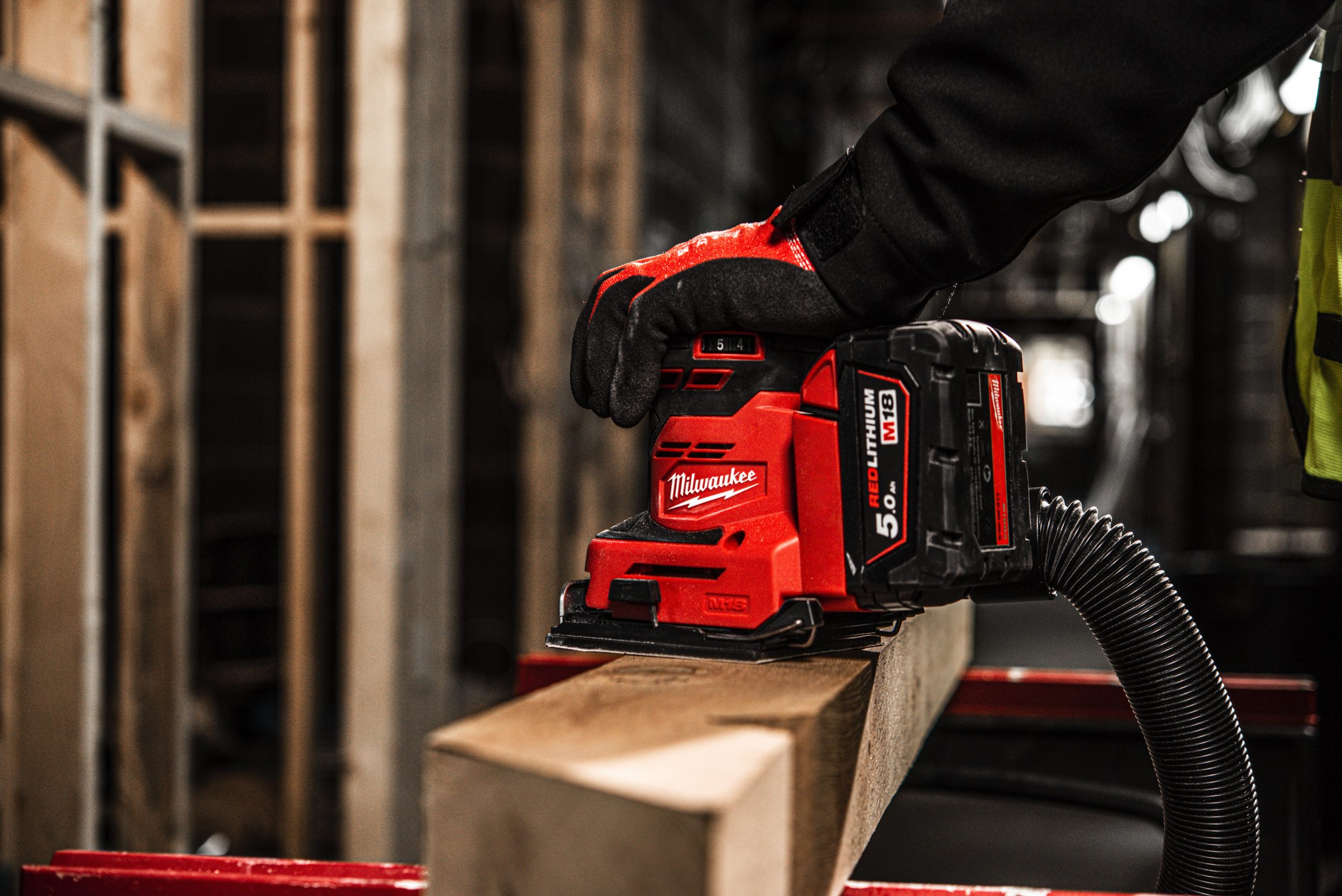 Milwaukee M18 BQSS - Lixadora orbital M18