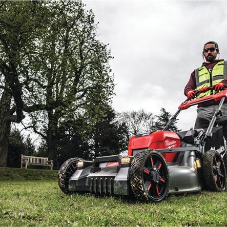 Milwaukee M18 F2LM53 - Corta-relvas M18 FUEL de 53 cm