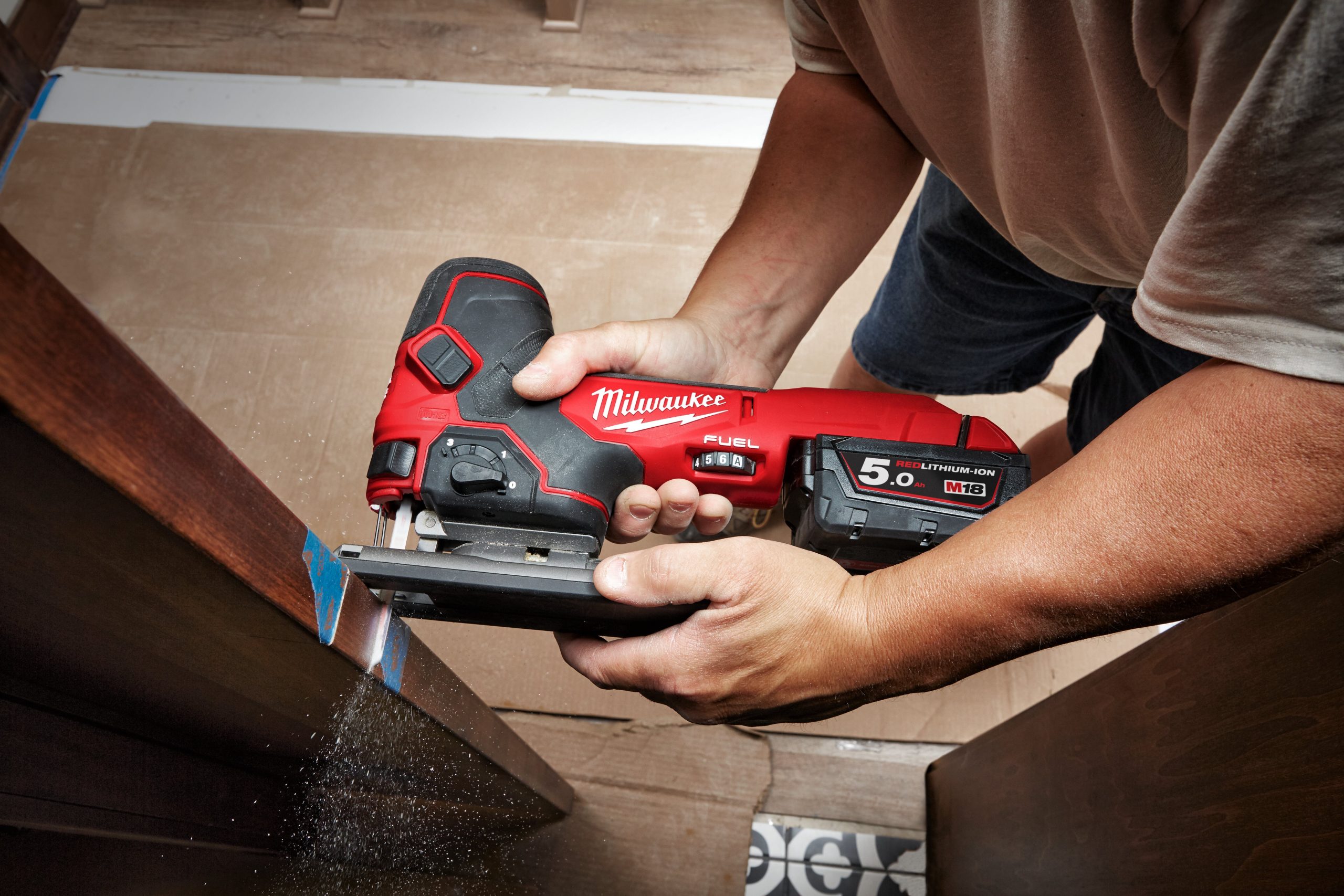 Milwaukee M18 FBJS - Serra de recortes de corpo alongado M18 FUEL