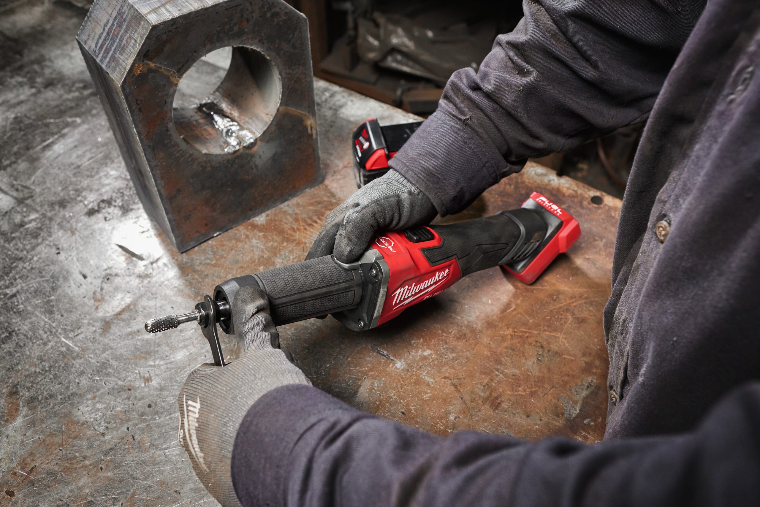 Milwaukee M18 FDGROVB - Retificadora de interiores M18 FUEL One-Key com interruptor deslizante e velocidade variável