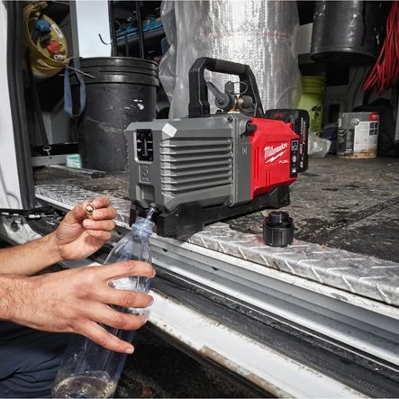 Milwaukee M18 FVP5 - Bomba de vácuo M18 FUEL