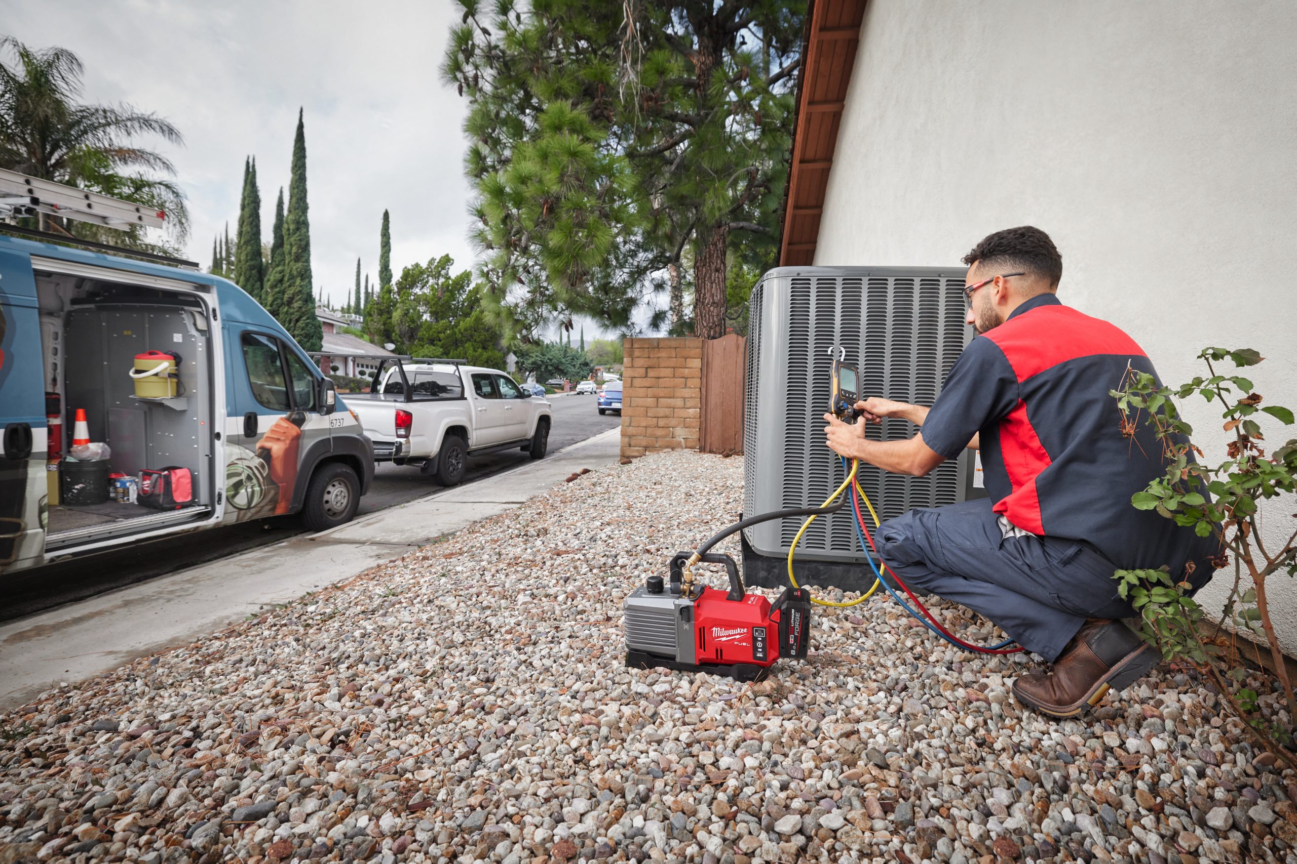 Milwaukee M18 FVP5 - Bomba de vácuo M18 FUEL