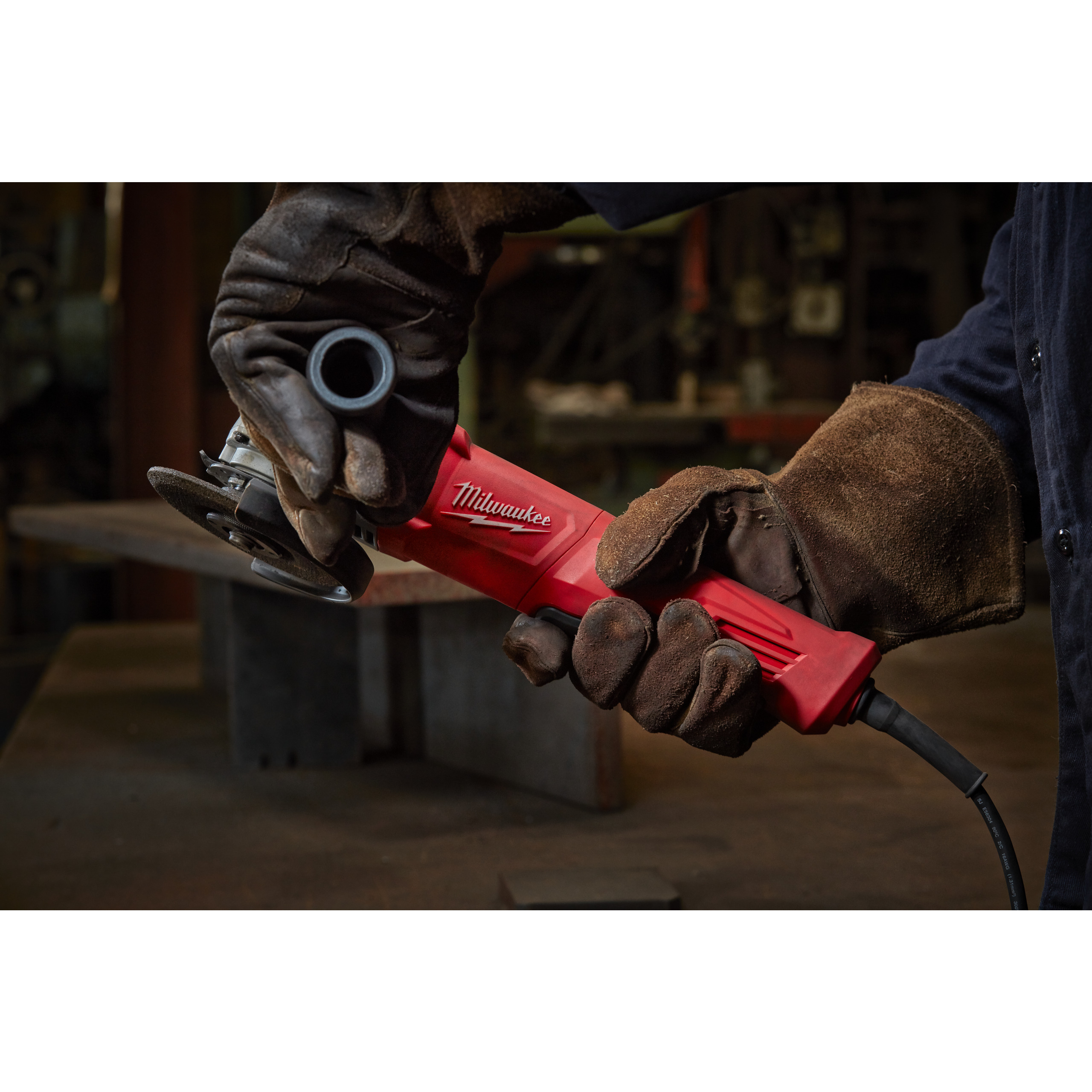Milwaukee AGV 13-125 XSPDE - Rebarbadora de acabamentos 1250W 125mm com AVS e interruptor de alavanca - 4933451578