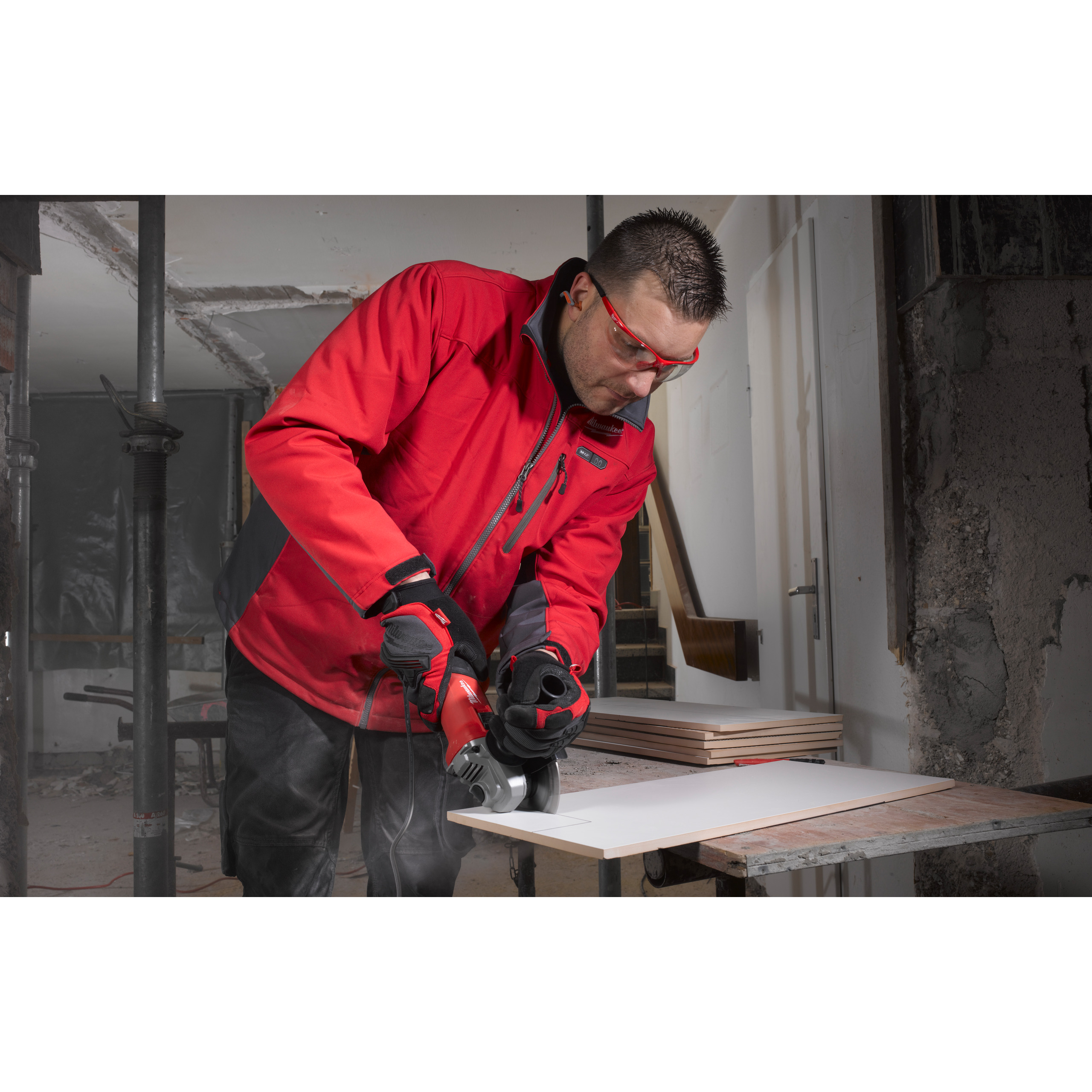 Milwaukee AG 800-125 E - Rebarbadora de acabamentos 800W 125mm - 4933451211