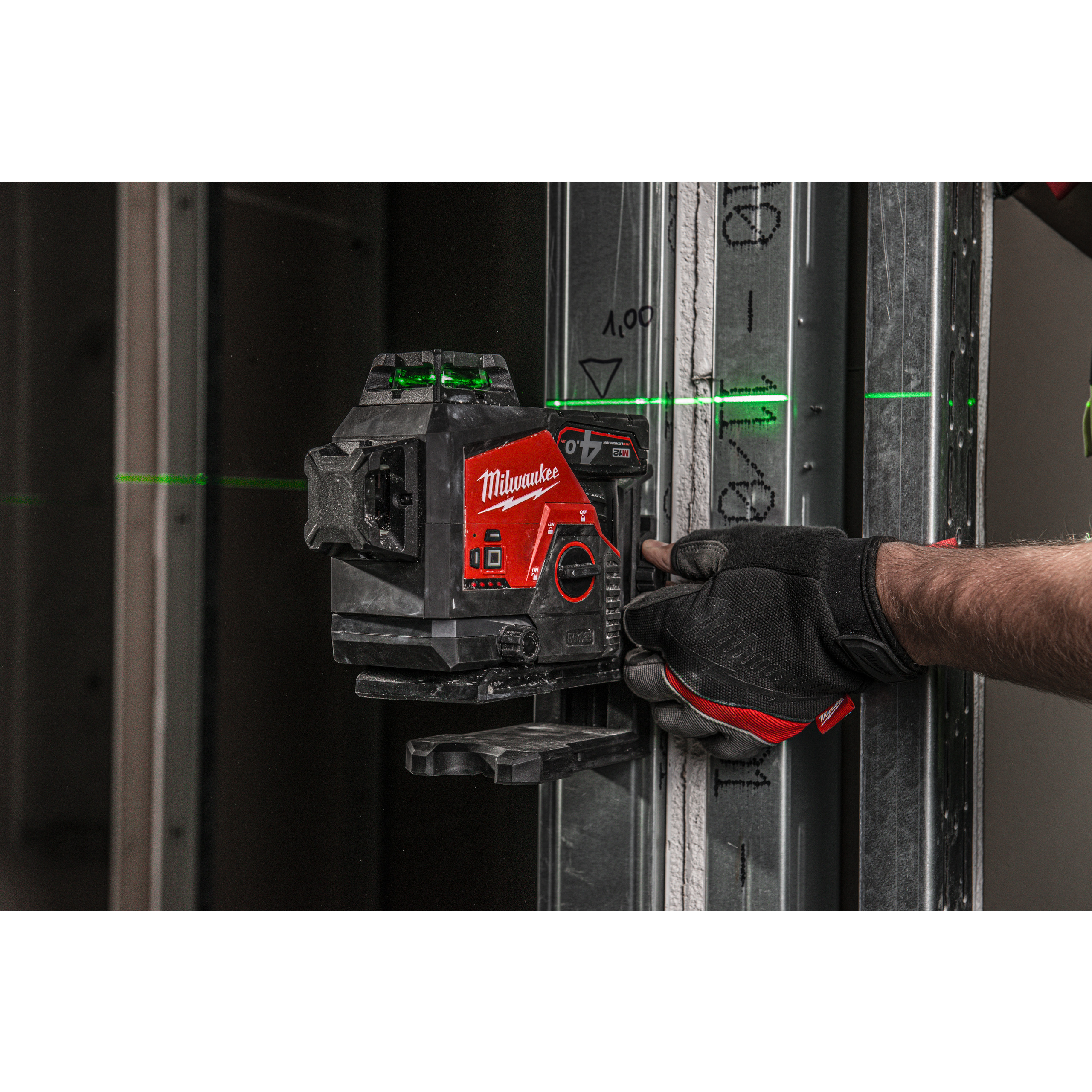 Milwaukee M12 3PL - Nível laser de 3 linhas M12
