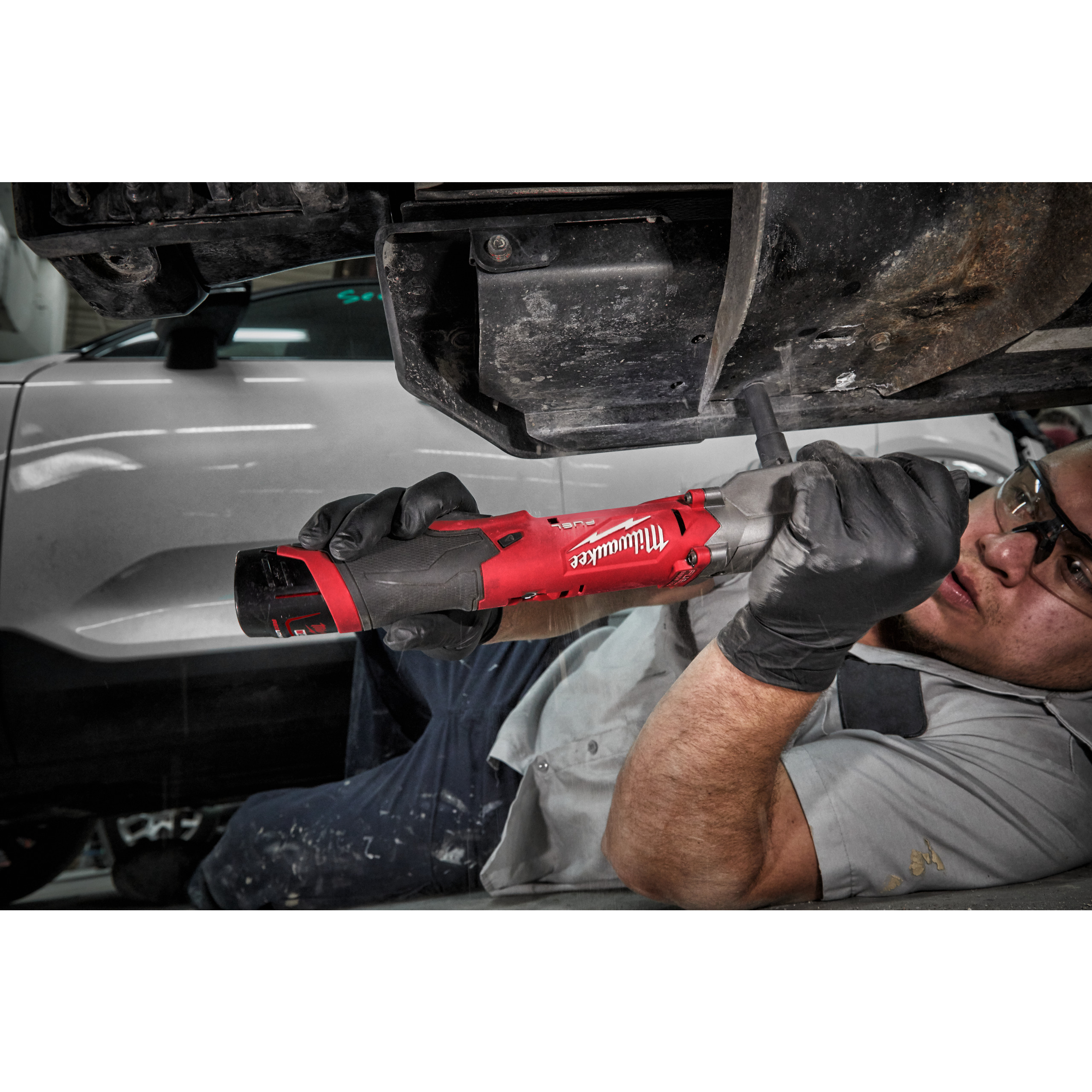 Milwaukee M12 FRAIWF12-0 - Chave de impacto angular subcompacta M12 FUEL ½″ com anel - 4933471699