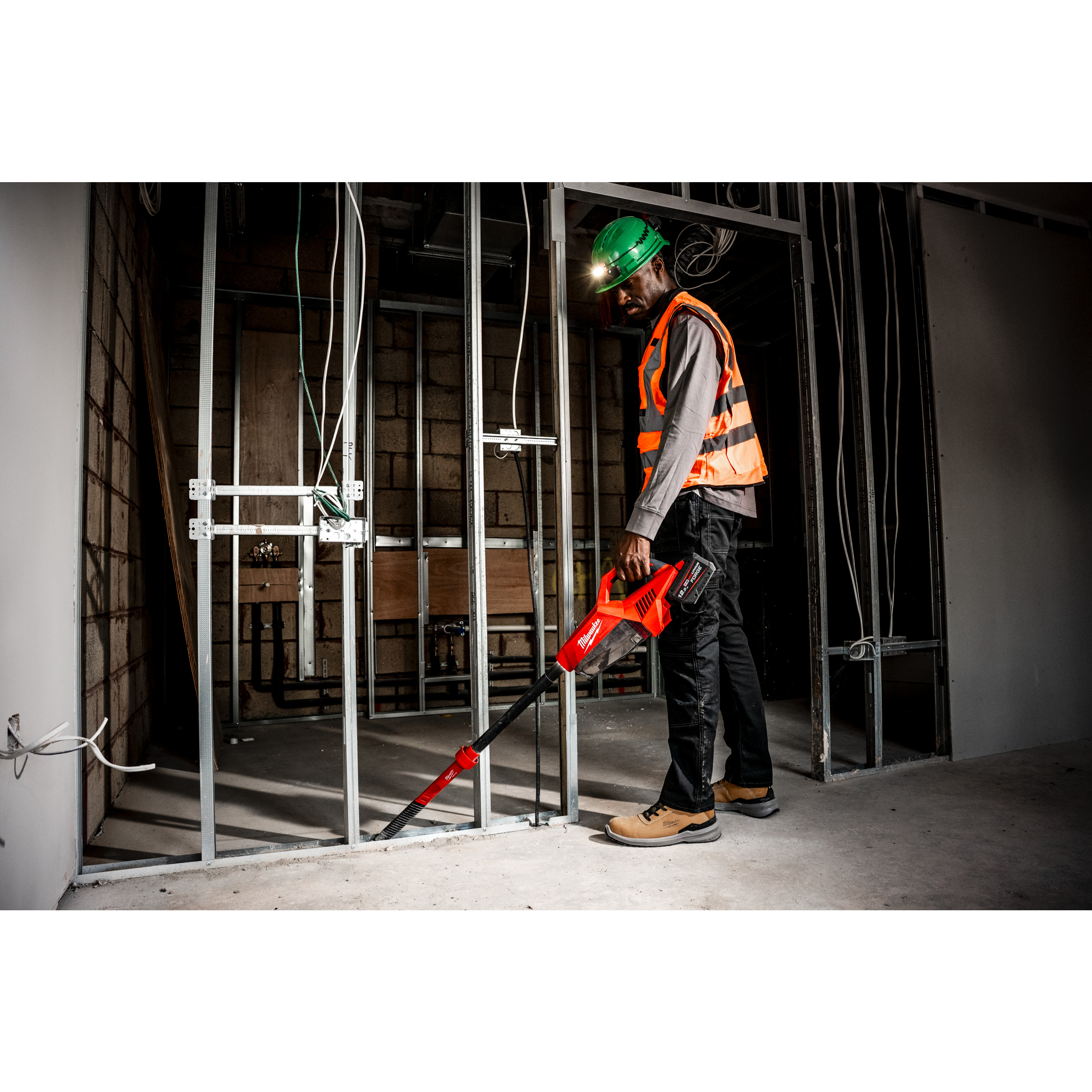 Milwaukee M18 BLCV2-0 - Aspirador compacto M18 sem escovas - 4933500788