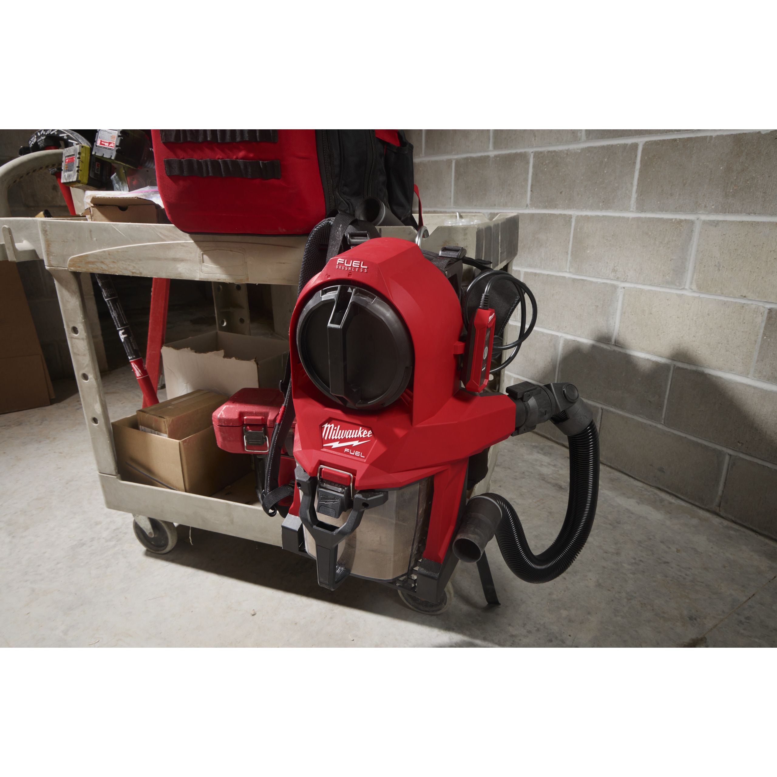 Milwaukee M18 FBPV2-0 - Aspirador de mochila M18 FUEL classe L - 4933500039