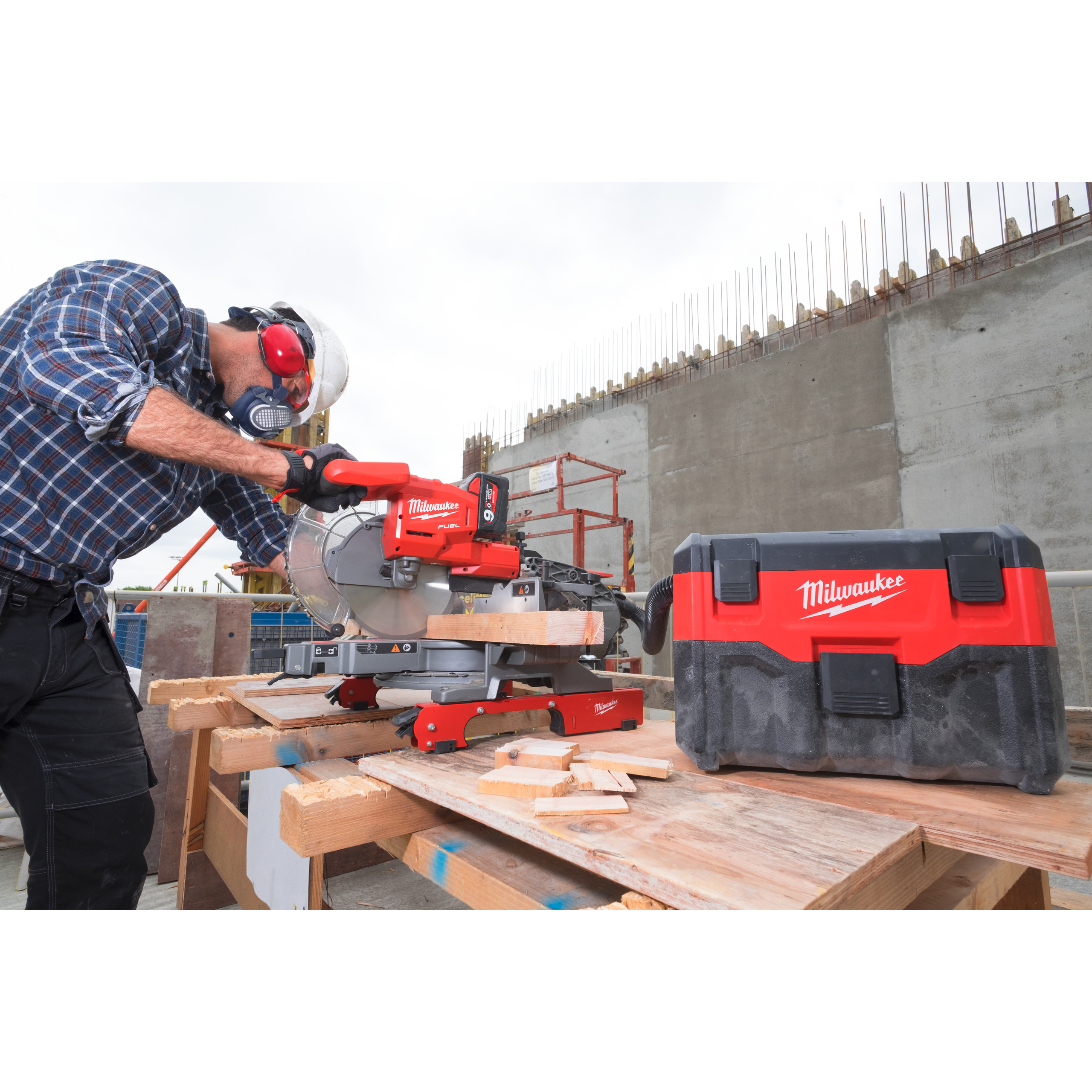 Milwaukee M18 VC2-0 - Aspirador de sólidos e líquidos M18 - 4933464029