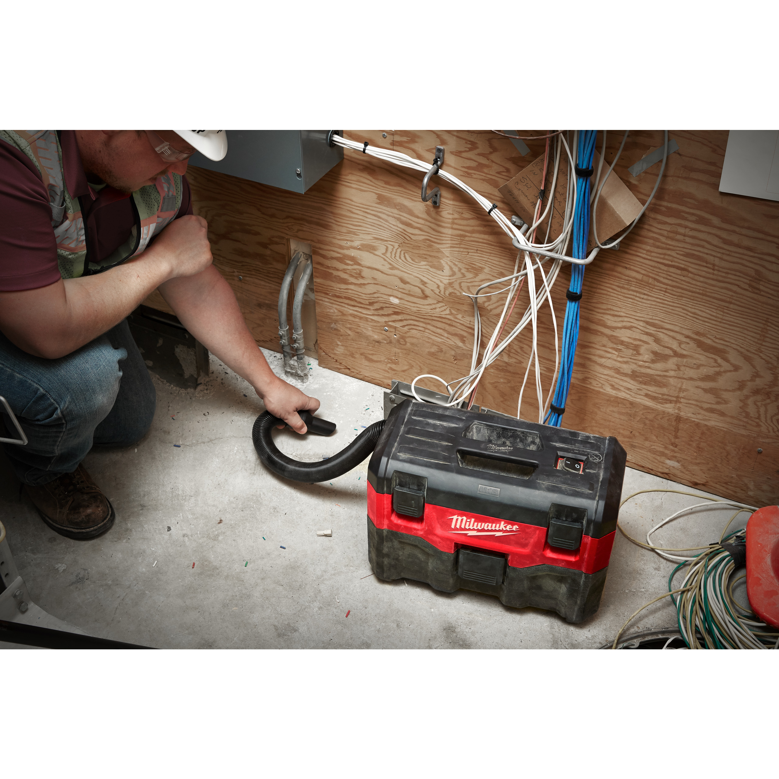 Milwaukee M18 VC2-0 - Aspirador de sólidos e líquidos M18 - 4933464029