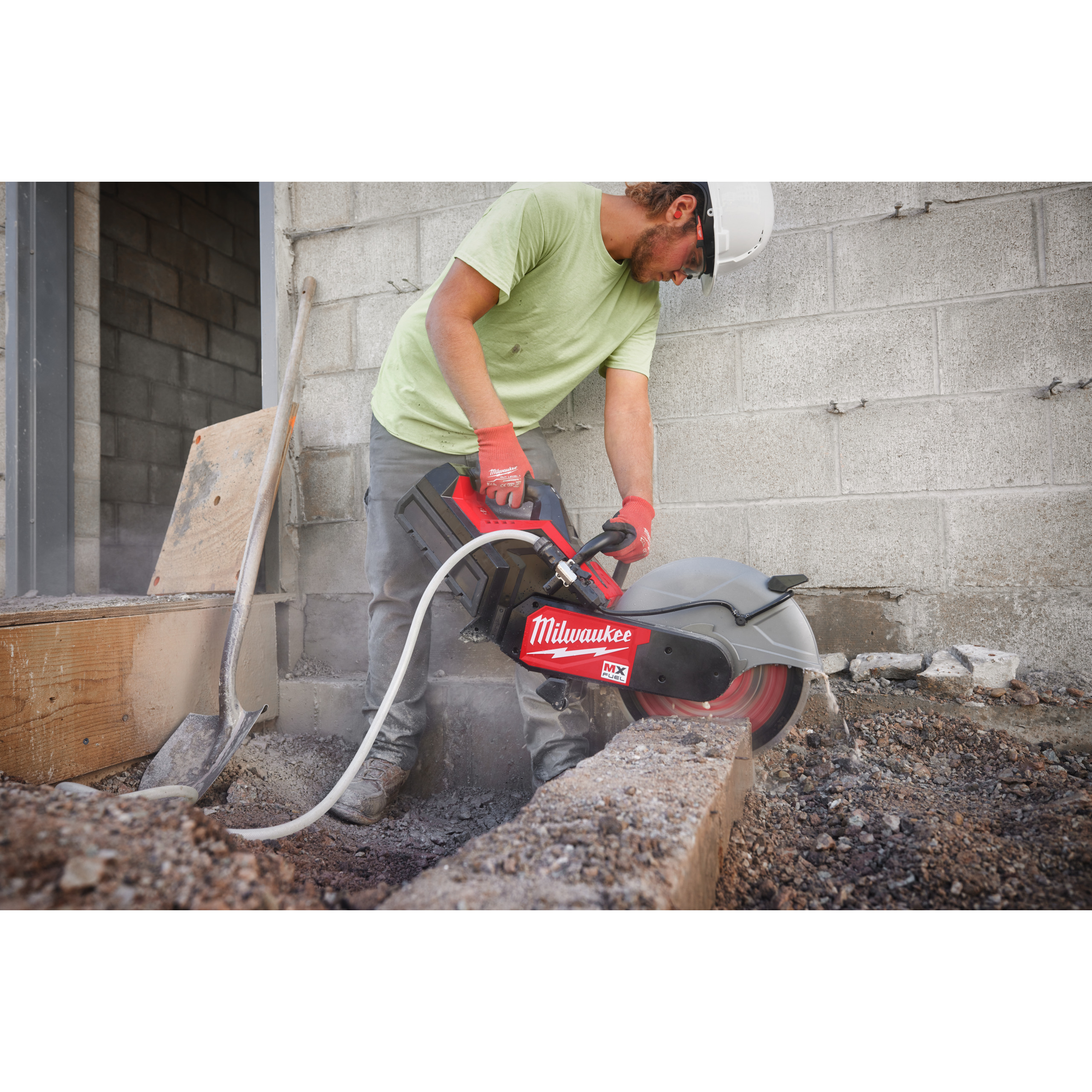 Milwaukee MXF COS350G2 - Cortadora de asfalto MX FUEL ONE-KEY 350 mm